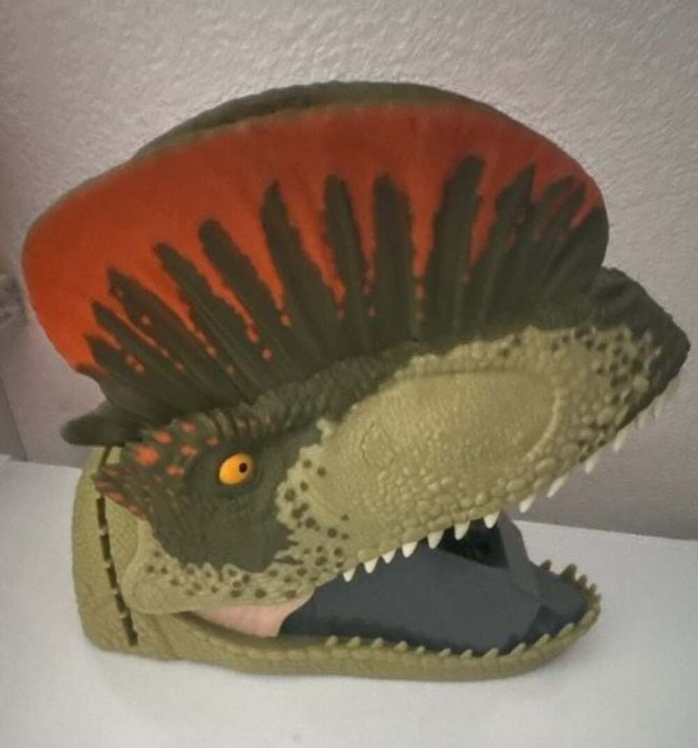 Mattel Jurassic World Dilophosaurus UNO Attack Card Game Launcher